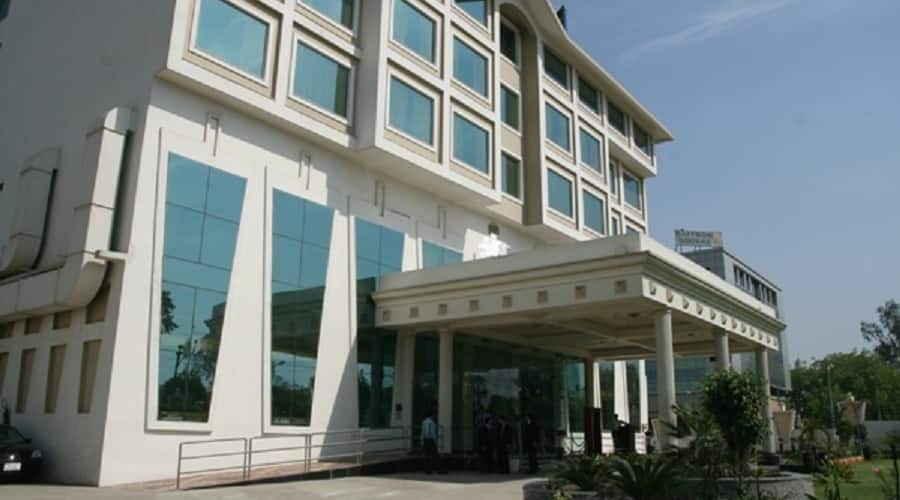 Hotel Saffron Kiran, Faridabad 1